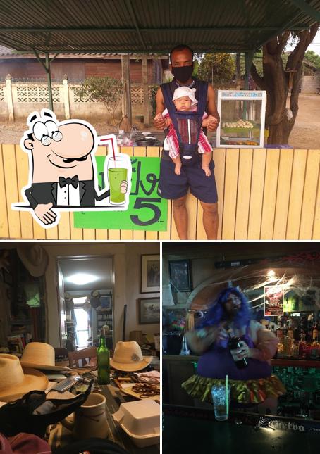 ร้านไก่ปิ้งน้องฟีฟ่า