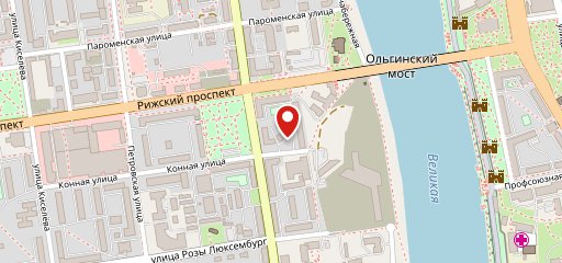 Миша любит на карте