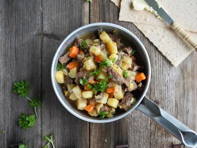 Тушеное мясо по-норвежски