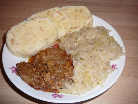 Свинина с квашеной капустой